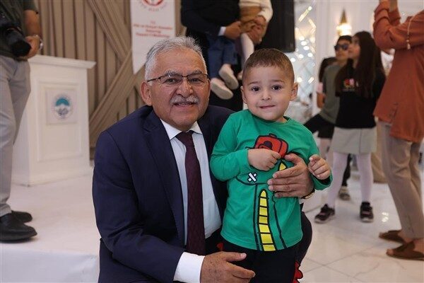 Başkan Büyükkılıç, yetim ve özel çocuklarla bir araya geldi