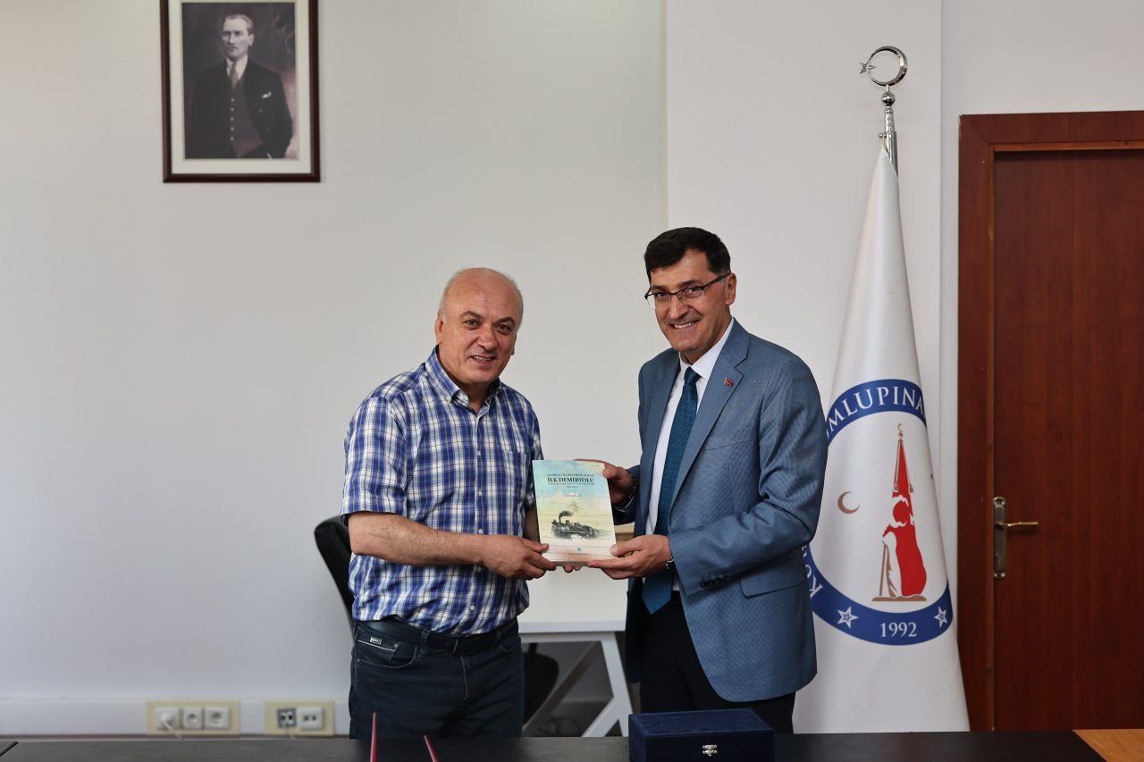 KÜTAHYA BELEDİYE BAŞKANI, ÜNİVERSİTE İLE İŞ BİRLİĞİNİ ÖNEMSİYOR