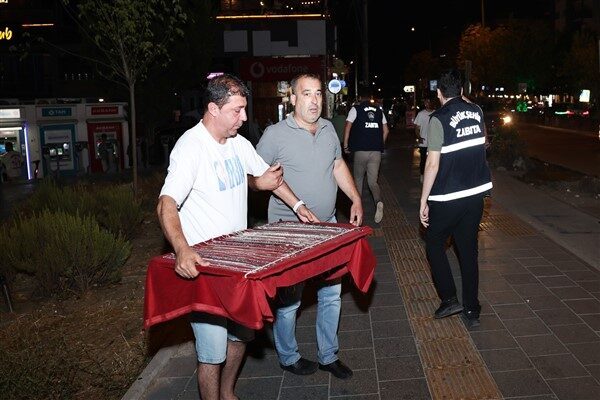 Zabıta Ekiplerinden Önemli Operasyon: Kentteki Seyyar Satıcılara Yaptırım Uygulandı