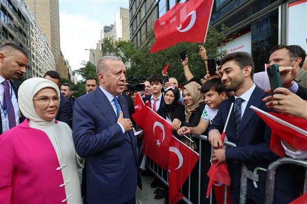 Cumhurbaşkanı Erdoğan ABD’ye Ulaştı, Karşılandı ve Vatandaşlarla Buluştu