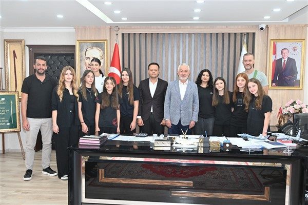 Isparta’da İlk Profesyonel Kadın Voleybol Takımı Ziyaretle Tanıtıldı