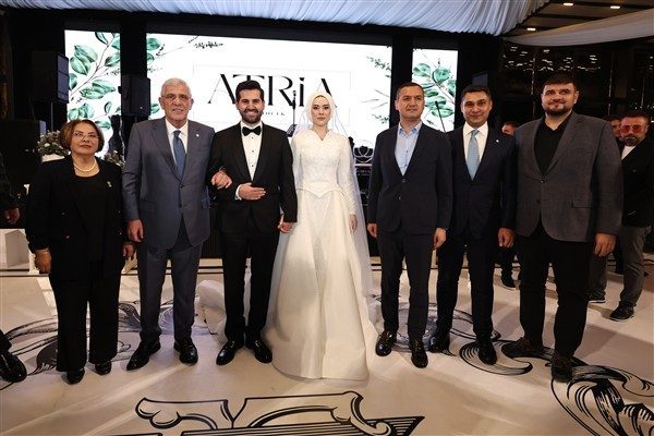 MÜSAVAT DERVİŞOĞLU ŞAHİTLİK YAPTI: NİKAH ŞAHSİYETLERİ BİR ARAYA GETİRDİ