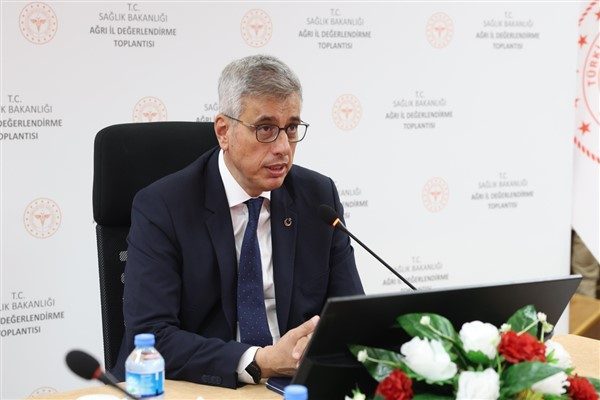 SAĞLIK BAKANI MEMİŞOĞLU, ACİL CERRAHİ KONGRESİNDE 112 SİSTEMİNİ ELEKTRONİK HALE GETİRECEK