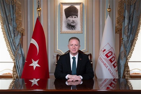 GÜL, YEŞİL ÇİMEN CAMİİ HAZİRESİNDE RESTORASYON ÇALIŞMALARINI İNCELEDİ