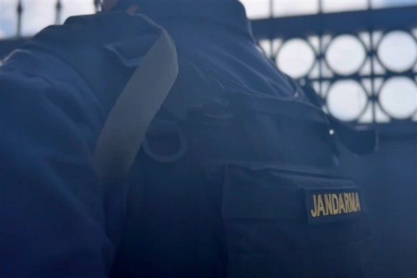 Jandarma operasyonlarında binlerce düzensiz göçmen yakalandı