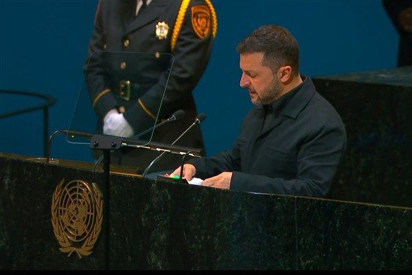 Zelenski, Rus saldırısını kınadı ve destek istedi.