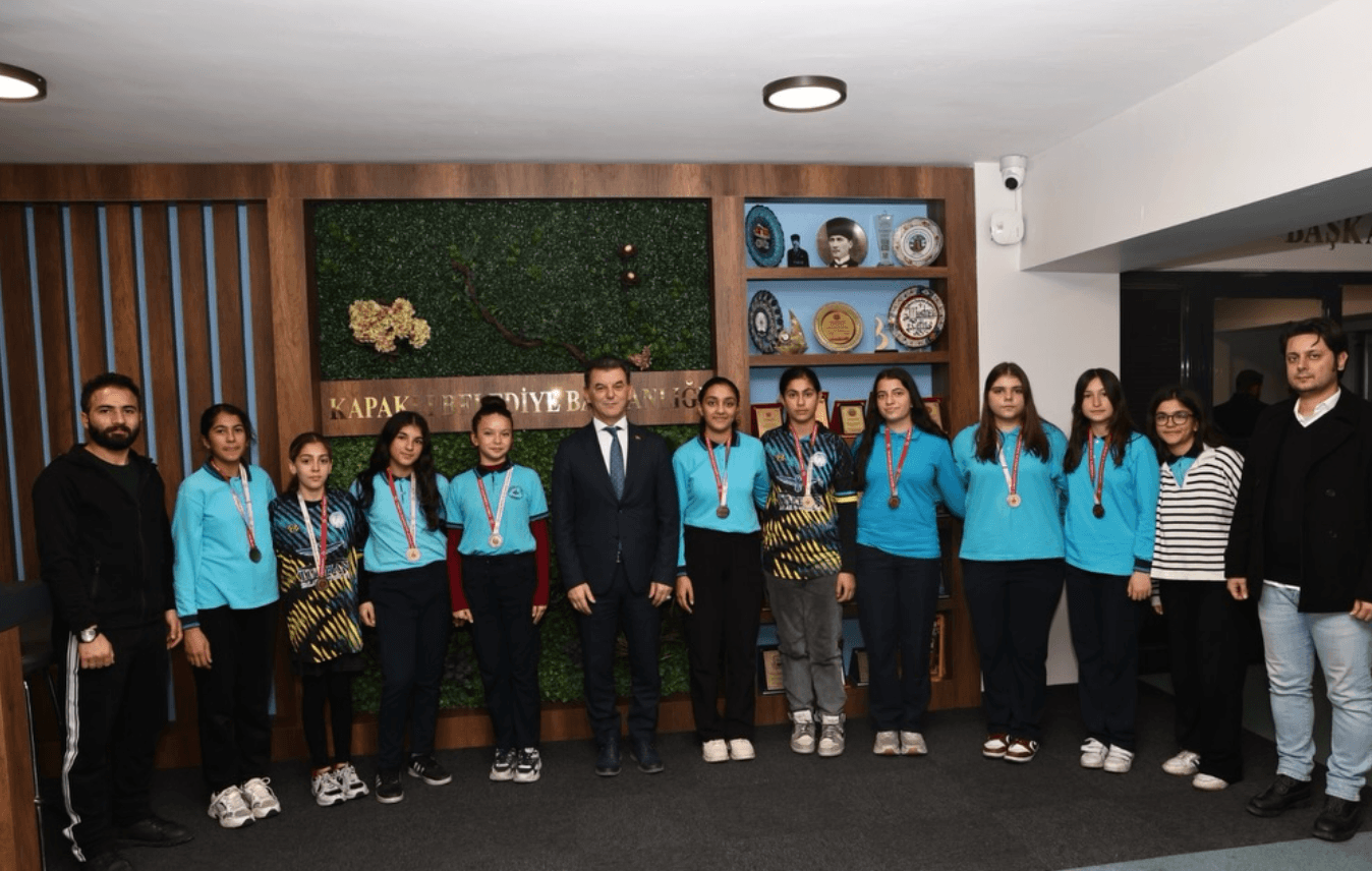 Kapaklı Pınarca Ortaokulu Hentbolda Şampiyon