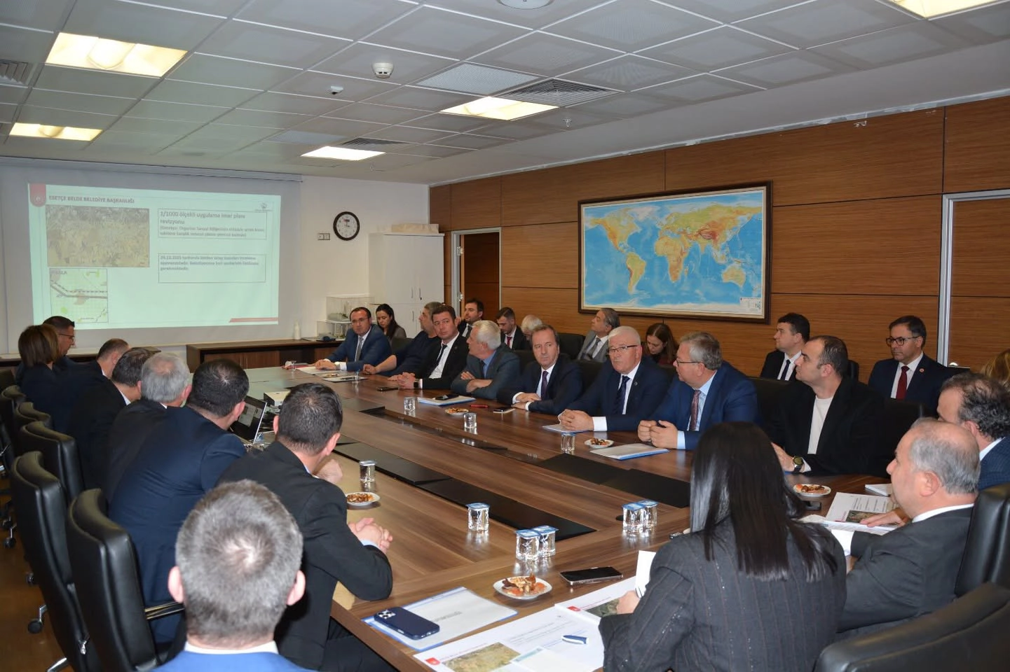 SÜLOĞLU’NUN GELECEĞİ ANKARA’DA MASAYA YATIRILDI