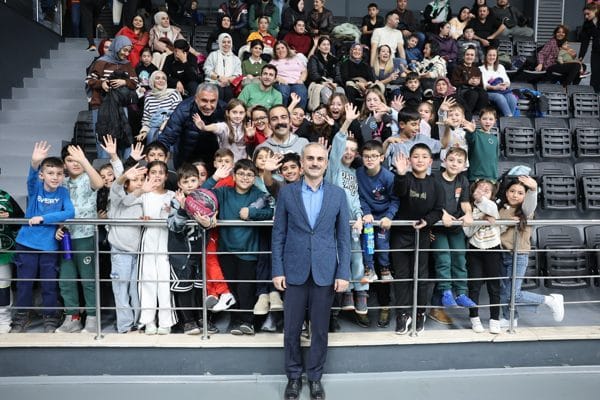 Öğrencilerden Başkan’a Basketbol Daveti