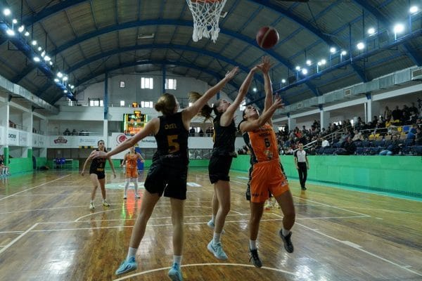 Gürespor, Uludağ’ı Mağlup Ederek Liderliğini Sürdürdü