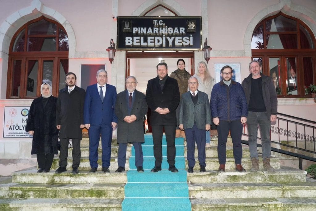 Pınarhisar Belediyesi, 15 Temmuz Derneği Başkanı İsmail Hakkı Turunç ve Gazi İlhami Çil'i misafir etti. Milli irade ve demokrasi vurgusunun yapıldığı anlamlı ziyaretin detayları haberimizde.
