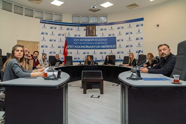 İzmir’de Turuncu Alarm: AKOM Kriz Masası Kuruldu