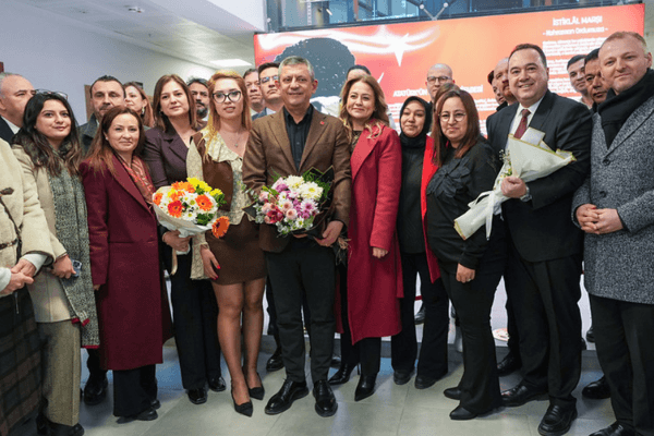 Özel’den Saruhanlı’da Duygusal Mesaj: Acıyla Sınandık