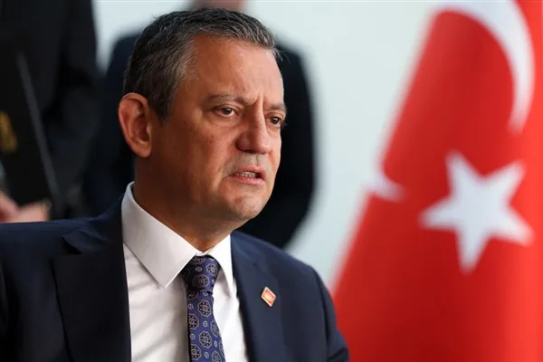Özgür Özel’den Dervişoğlu’na Kurultay Tebriği