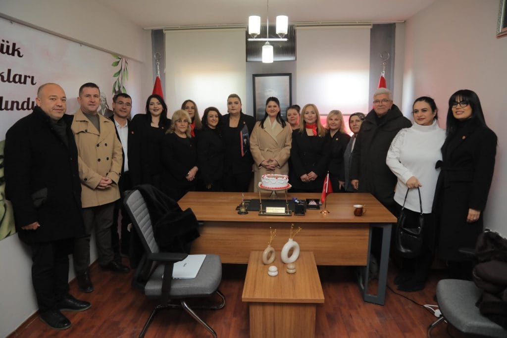 Cumhuriyet değerlerini yaşatmak için yola çıkan derneğin kurucu üyeleri, dayanışma mesajı verdi.