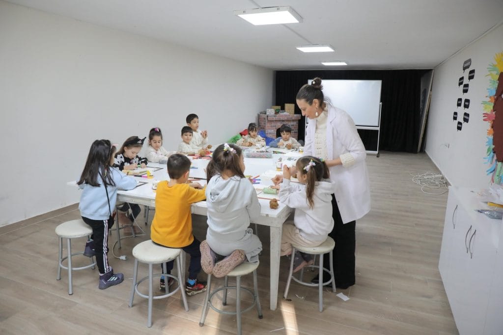 Edirne Belediyesi Hasan Ali Yücel Çocuk Müzesi, ara tatilde çocukları bilim, sanat ve oyunla buluşturuyor.