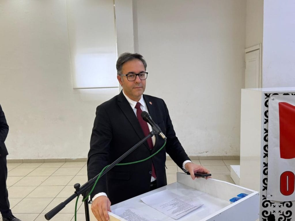 Edirne İnşaat Sanatkârları Esnaf Odası Genel Kurulu yapıldı. Belediye Başkan Yardımcıları Cenk Ergüden ve Savaş Çerkez, adaylar Tezcan Liznak ve Cenk Dilmeç'e başarılar diledi.