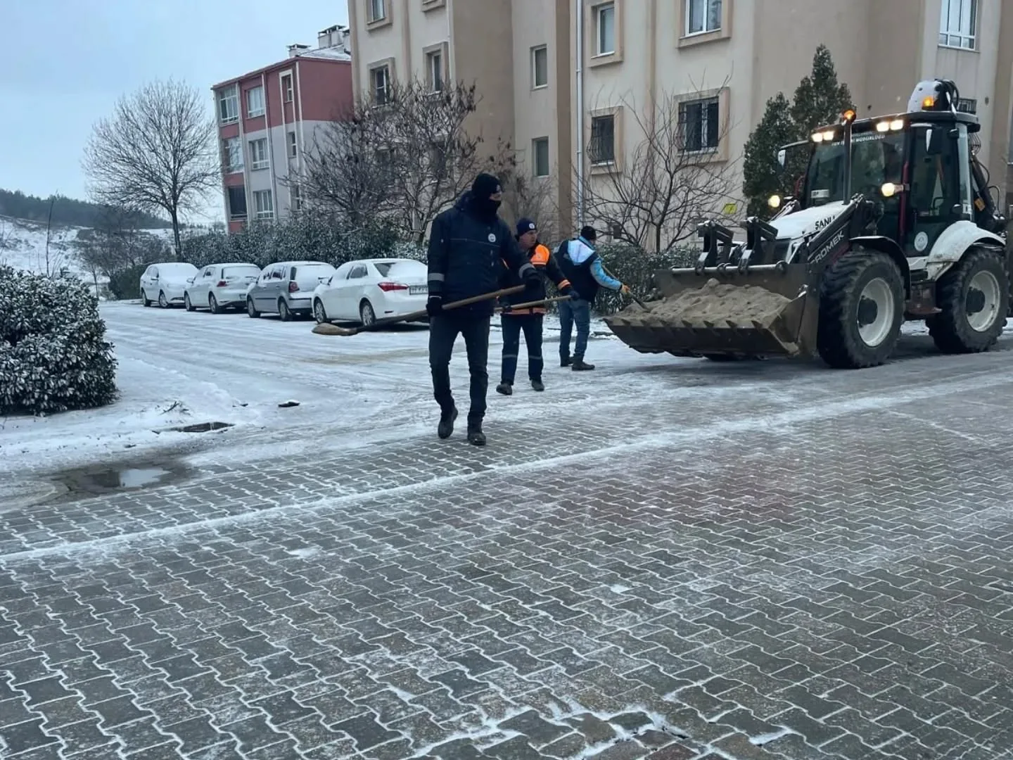 Keşan’da Buzlanmaya Karşı Aralıksız Mesai