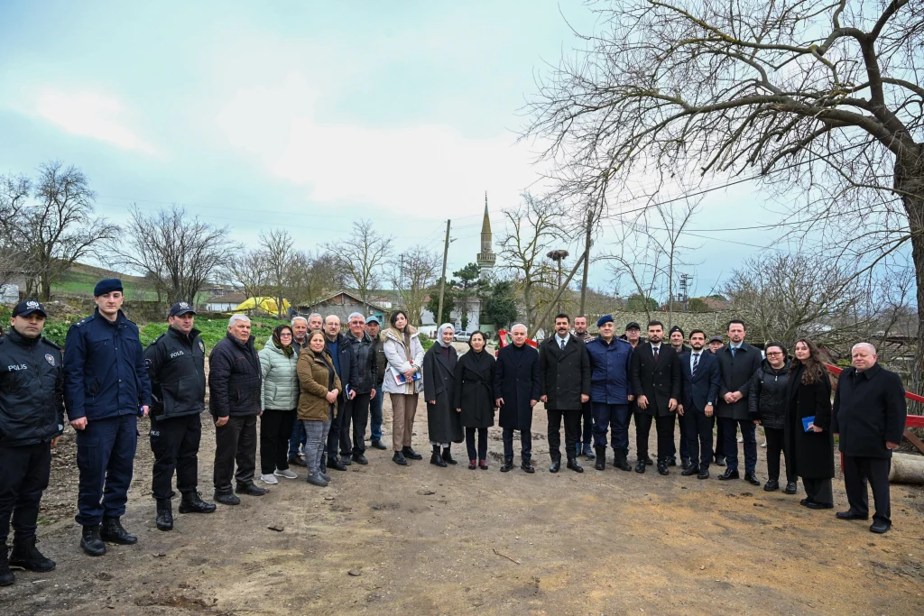 Kırklareli Valisi Uğur Turan ve beraberindeki heyetin Pehlivanköy İmampazarı Köyü ziyareti ve vatandaş buluşmasından genel görünüm.