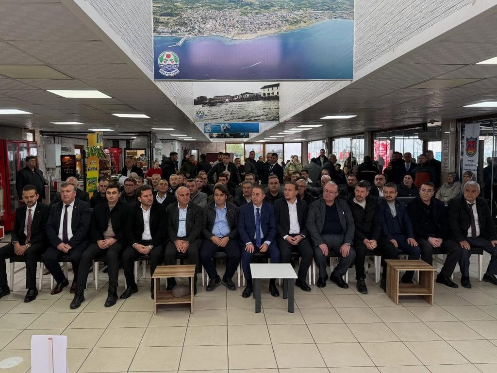 Lapseki Şoförler ve Otomobilciler Esnaf Odası Olağan Genel Kurulu yapıldı. Lapseki Belediyesi ve İYİ Parti heyetinin katıldığı seçimde yeni başkan Hasan Gök oldu. Detaylar Trakyalife'ta.