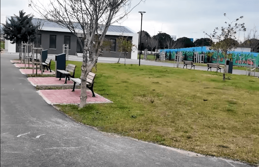 Çanakkale Belediyesi, çevre dostu ulaşım için Bisikletli Yaşam Parkı projesini başlatıyor. EuroVelo durağı olacak parkta konaklama, atölye ve sosyal alanlar yer alacak. Detaylar haberimizde.