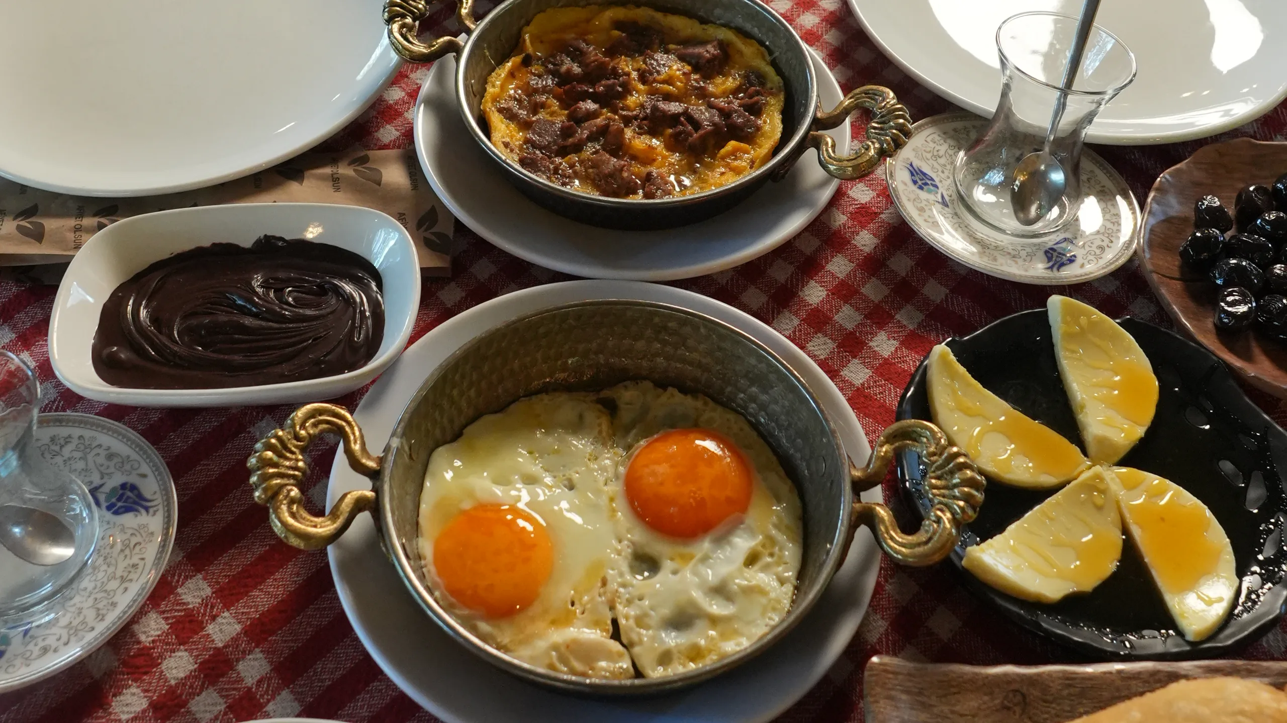 Edirne’de Kahvaltı : Trakya’nın Kalbinde, Tarihin Gölgesinde