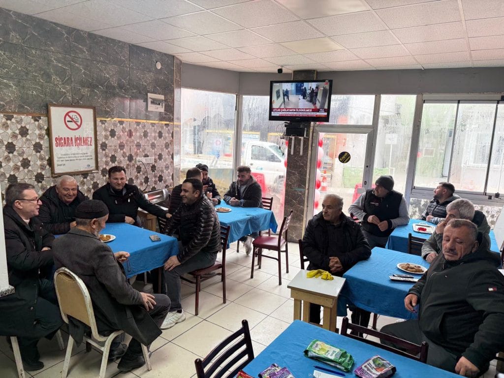 Havsa Belediye Başkanı Hüseyin Özden, Ali Taş'ın işletmeciliğini yaptığı Sezer Bereket Çay Evi'ni dualarla açtı. Havsa'nın yeni sosyal mekanı ve açılıştan renkli kareler Trakyalife'ta.