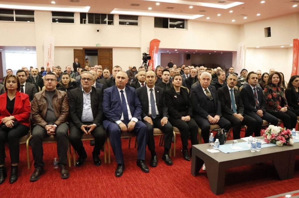 Tarım ve Orman İl Müdürlüğü koordinasyonunda düzenlenen çalıştayda, akademisyenler ve üreticiler Trakya Karaçalı Balı’nın yol haritasını belirledi.