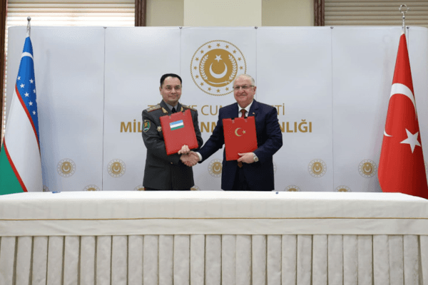 Bakan Yaşar Güler ve mevkidaşı Halmuhamedov, askeri sağlık ve iş birliği planlarını imzaladı.