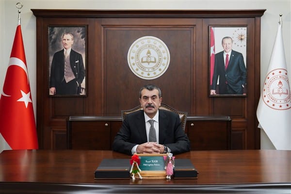 Bakan Tekin Erzurum’da Gönül Köprüleri Kurdu