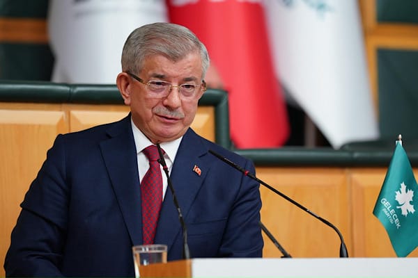 Davutoğlu’ndan Yeni Bakanlara ‘Devlet Mihveri’ Nasihati