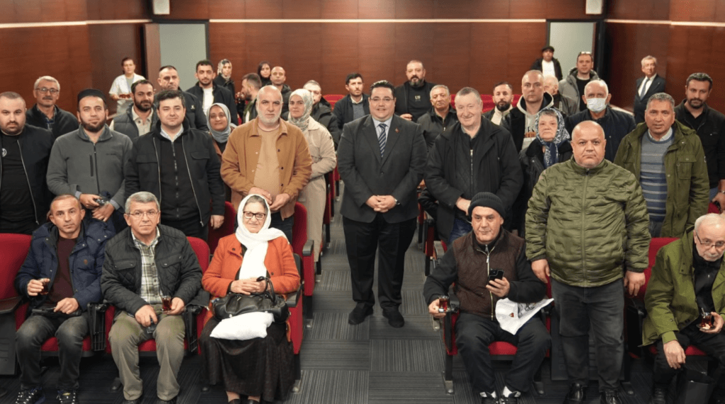 Marmaraereğlisi Belediyesi, Dereağzı Mahallesi sakinleriyle mülkiyet sorunlarına çözüm için bir araya geldi. Hak sahiplerini koruyan teknik ve hukuki yol haritası paylaşıldı.