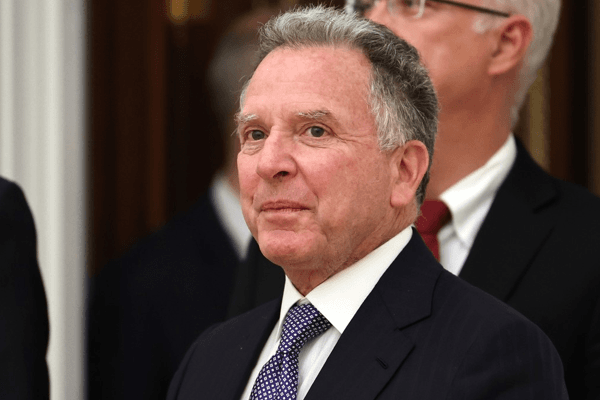 Trump’ın Temsilcisinden USS Abraham Lincoln’e Kritik Ziyaret