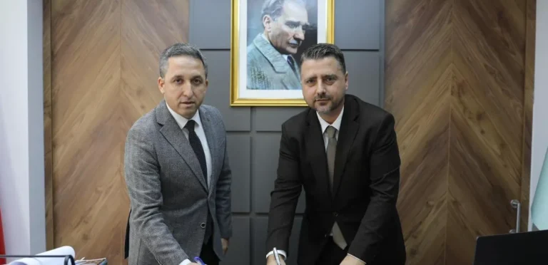 Şarköy Belediyesi'nden çalışanlarına 80.000 TL promosyon müjdesi! Belediye ve Ziraat Bankası arasında imzalanan rekor sözleşmeyle personel bayram ediyor.