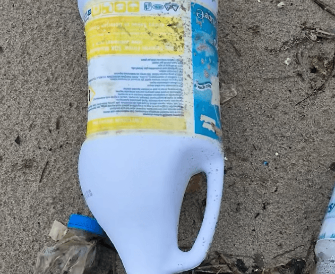 Çanakkale Belediyesi ekipleri, denizden kıyılara vuran atıkları temizledi. Çevreye duyarlılık ve temiz bir kent vizyonuyla yürütülen çalışmaların detayları Trakyalife'ta.