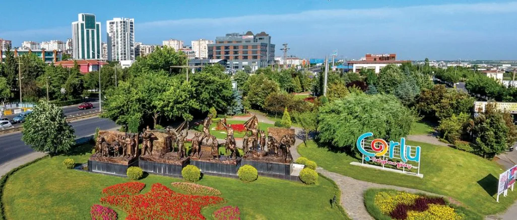 Gri Bir Döngünün Anatomisi Sanayinin Gölgesinde Solan Şehir