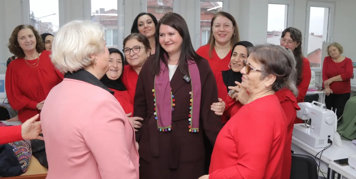 Edirne’de Kadın Dayanışmasının Kalbi Özgecan’da Atıyor