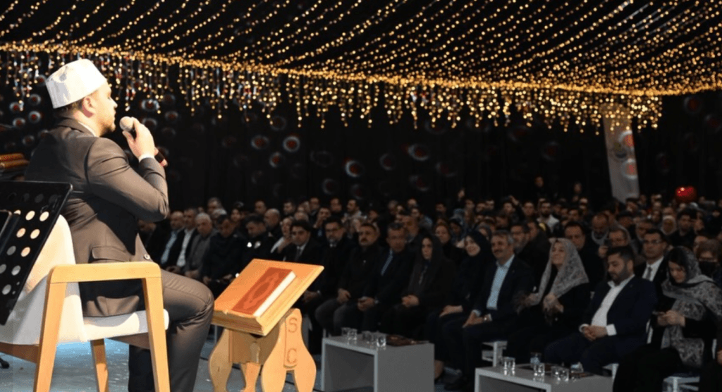 Ramazan Sokağı'nda ziyaretçilere sunulan geleneksel Edirne badem ezmesi, şerbetler ve yöresel tatlar.