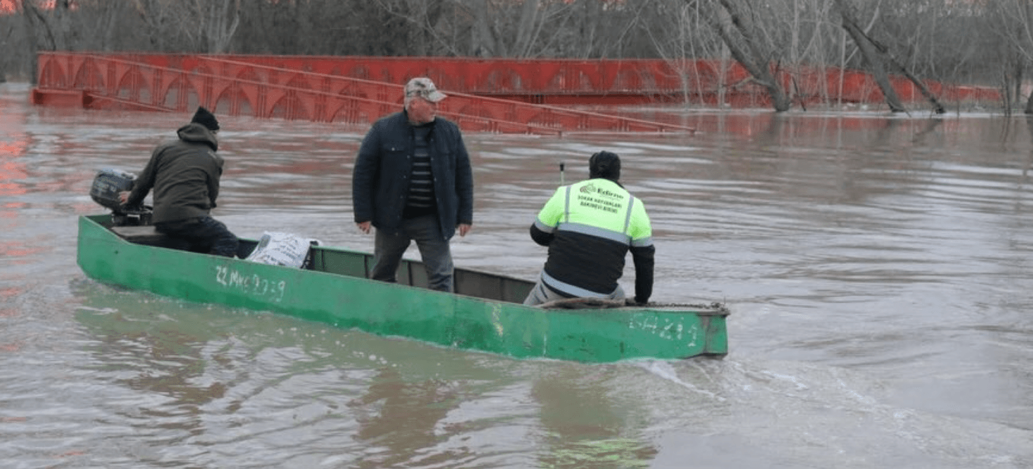 Edirne’de Taşkın Bölgesindeki Can Dostlara Şefkat Eli