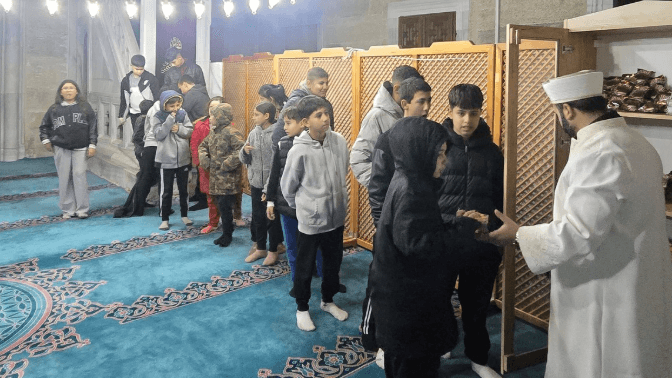 Sokullu Mehmet Paşa Camii’nde “Çocuk Marketi” Açıldı