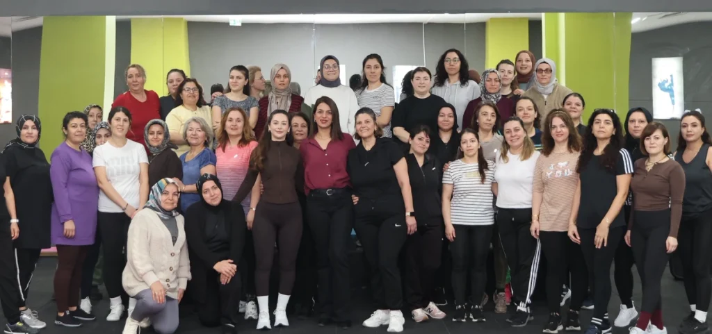 Kapaklı Belediyesi'nin kadınlara tahsis ettiği modern ve hijyenik spor tesisi iç görünümü.