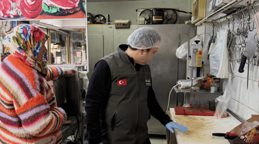 Ramazan ayı öncesinde Lapseki genelindeki gıda işletmelerinde yürütülen kapsamlı hijyen ve temizlik denetimlerinden genel bir görünüm.