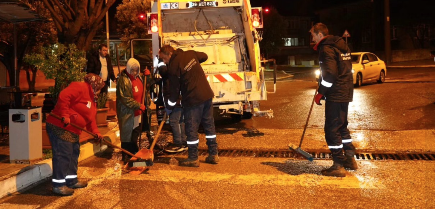 Pınarhisar’da Belediye Ekipleri Tam Kadro Sahada