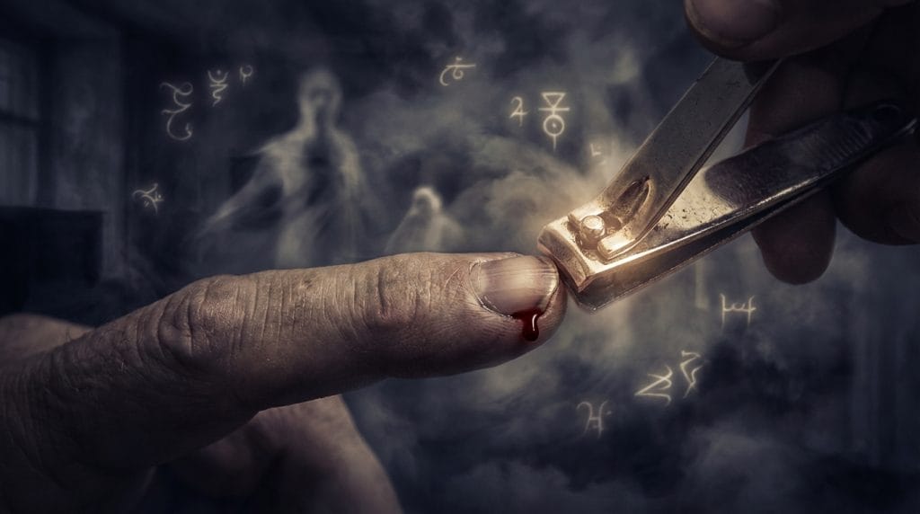 Rüyada tırnak keserken kanamak, acele alınan kararların pişmanlık doğurabileceğine dair bir uyarı niteliğindedir.