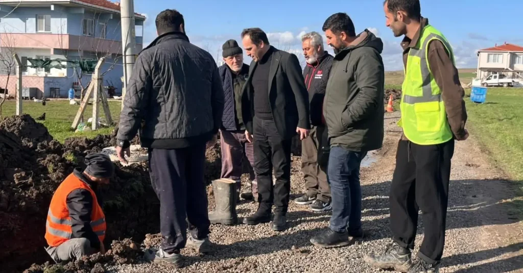 Tekirdağ Şalgamlı Mahallesi'nde doğal gaz altyapı çalışmalarının "Haydi Bismillah" denilerek başlatıldığı an.