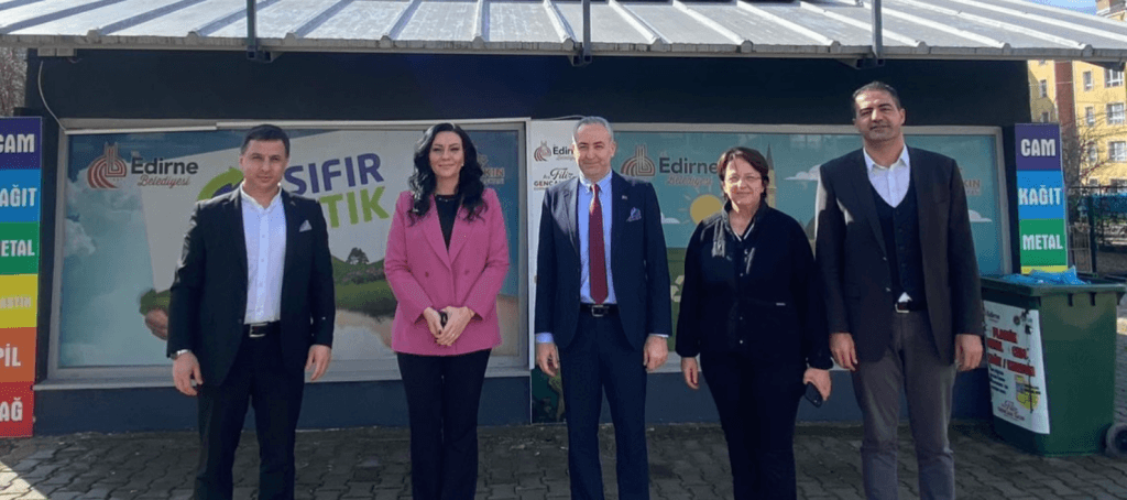 Edirne Sıfır Atık Marketi’nde toplanan puanlar karşılığında temin edilen çevre dostu temizlik ürünleri.