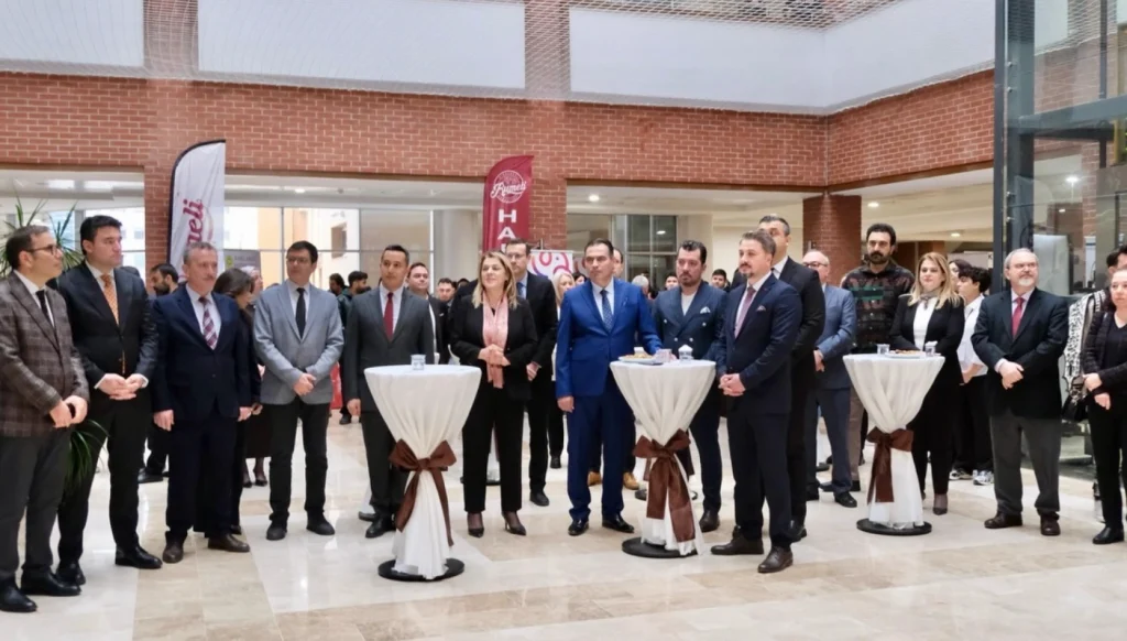 Kırklareli Üniversitesi Turizm Fakültesi öğrencileri, Kariyer Günleri etkinlikleri çerçevesinde düzenlenen uygulamalı atölye çalışmalarına katılıyor.