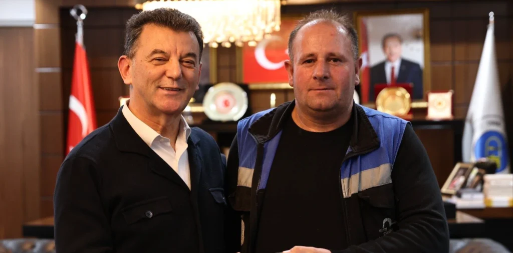 Kapaklı Belediyesi, 30 Mart Uluslararası Sıfır Atık Günü'nde personelinin kurumsal aidiyetini güçlendirmek ve çevre çalışmalarını değerlendirmek amacıyla özel bir etkinlik düzenledi.