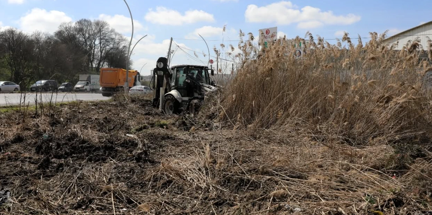 Çerkezköy’de Yol Güvenliği İçin Temizlik Seferberliği