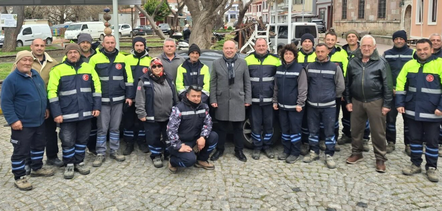 Bozcaada’da Bayram Mesaisi: Başkan Göztepe Sahada